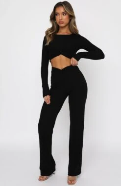 True Bliss Long Sleeve Crop Black -Dresses Sales 09.07.21 1568 03cbf725 e5de 48c2 abbe 2c0a9242b669