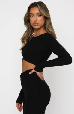 True Bliss Long Sleeve Crop Black -Dresses Sales 09.07.21 1579