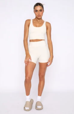 Keep Up High Waisted Shorts Stone -Dresses Sales 28.04.22 1920 a2c43f4d 96fc 416c 91d9 b5a067bd8f1f