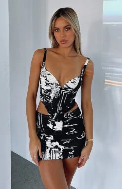 Stand Tall Bustier Dice -Dresses Sales IMG 1728 6768fb82 6b81 43fd a9a8 0ef3a8aae62b