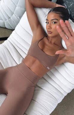 She's Healthy Sports Crop Chocolate